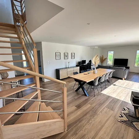 Maison Contemporaine Курсёль-сюр-Мер