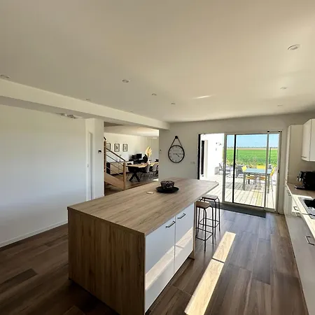 Maison Contemporaine Курсёль-сюр-Мер